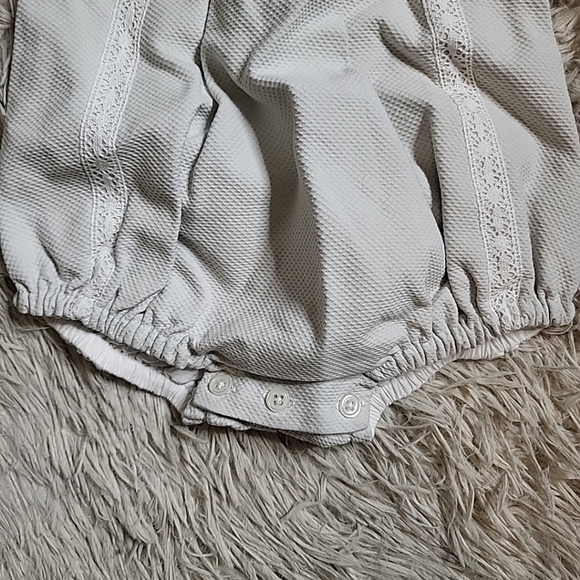 *SOLD* Paz Rodriguez Baby Shortie Formal One Piece Outfit - 1M Crochet Lace Bow - Picture 9 of 12